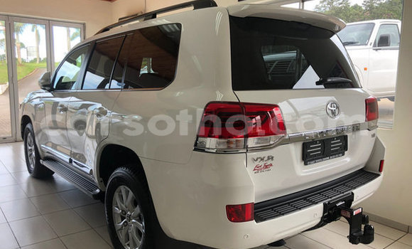 Acheter Occasion Voiture Toyota Land Cruiser Prado Blanc à Maputsoe, Leribe Acheter Occasion Voiture Toyota Land Cruiser Prado Blanc à Maputsoe, Leribe