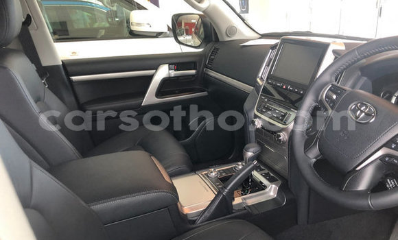 Acheter Occasion Voiture Toyota Land Cruiser Prado Blanc à Maputsoe, Leribe Acheter Occasion Voiture Toyota Land Cruiser Prado Blanc à Maputsoe, Leribe