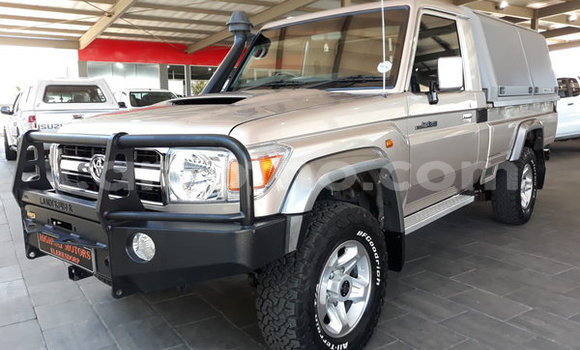 Sayi Na hannu Toyota Land Cruiser Brown Mota in Mafeteng a Mafeteng Sayi Na hannu Toyota Land Cruiser Brown Mota in Mafeteng a Mafeteng