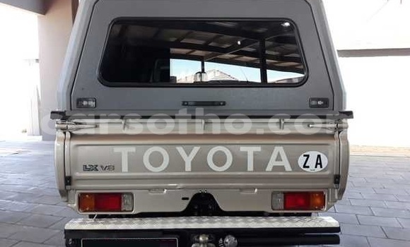 Sayi Na hannu Toyota Land Cruiser Brown Mota in Mafeteng a Mafeteng Sayi Na hannu Toyota Land Cruiser Brown Mota in Mafeteng a Mafeteng
