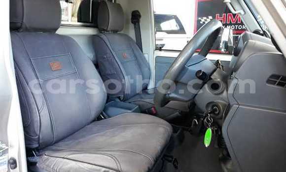 Sayi Na hannu Toyota Land Cruiser Brown Mota in Mafeteng a Mafeteng Sayi Na hannu Toyota Land Cruiser Brown Mota in Mafeteng a Mafeteng
