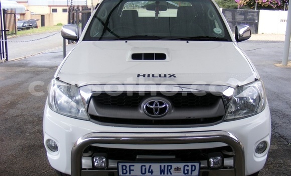 Acheter Occasion Voiture Toyota Hilux Blanc à Hlotse, Leribe Acheter Occasion Voiture Toyota Hilux Blanc à Hlotse, Leribe