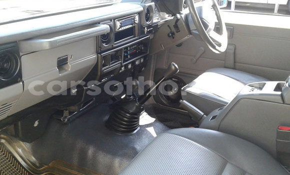 Acheter Occasion Voiture Toyota Land Cruiser Blanc à Maputsoe, Leribe Acheter Occasion Voiture Toyota Land Cruiser Blanc à Maputsoe, Leribe