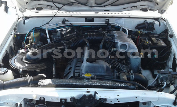 Acheter Occasion Voiture Toyota Land Cruiser Blanc à Maputsoe, Leribe Acheter Occasion Voiture Toyota Land Cruiser Blanc à Maputsoe, Leribe