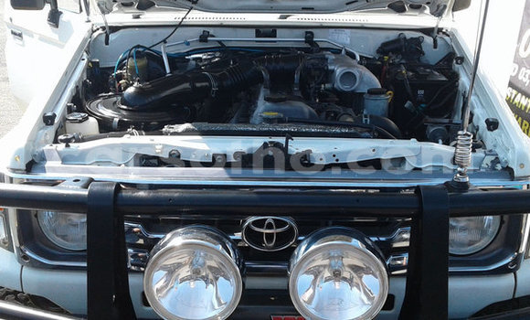 Acheter Occasion Voiture Toyota Land Cruiser Blanc à Maputsoe, Leribe Acheter Occasion Voiture Toyota Land Cruiser Blanc à Maputsoe, Leribe