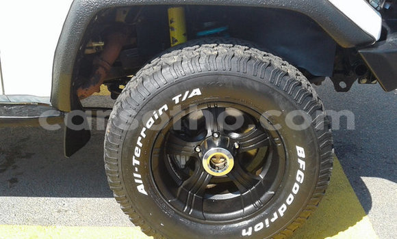 Acheter Occasion Voiture Toyota Land Cruiser Blanc à Maputsoe, Leribe Acheter Occasion Voiture Toyota Land Cruiser Blanc à Maputsoe, Leribe