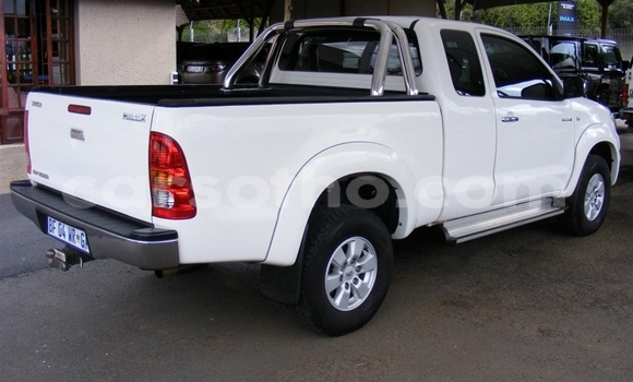 Acheter Occasion Voiture Toyota Hilux Blanc à Hlotse, Leribe Acheter Occasion Voiture Toyota Hilux Blanc à Hlotse, Leribe