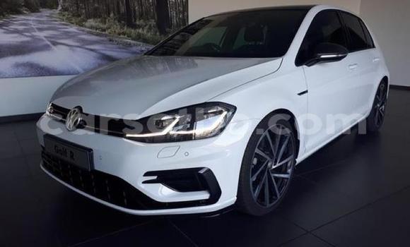 Sayi Na hannu Volkswagen Golf R White Mota in Maseru a Maseru Sayi Na hannu Volkswagen Golf R White Mota in Maseru a Maseru
