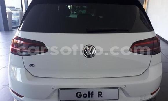 Sayi Na hannu Volkswagen Golf R White Mota in Maseru a Maseru Sayi Na hannu Volkswagen Golf R White Mota in Maseru a Maseru