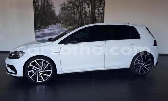 Sayi Na hannu Volkswagen Golf R White Mota in Maseru a Maseru Sayi Na hannu Volkswagen Golf R White Mota in Maseru a Maseru