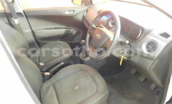 Sayi Na hannu Hyundai i10 White Mota in Maseru a Maseru Sayi Na hannu Hyundai i10 White Mota in Maseru a Maseru