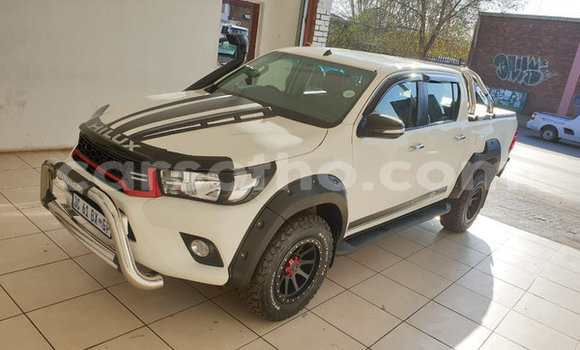 Acheter Occasion Voiture Toyota Hilux Noir à Butha–Buthe, Thaba-Tseka Acheter Occasion Voiture Toyota Hilux Noir à Butha–Buthe, Thaba-Tseka