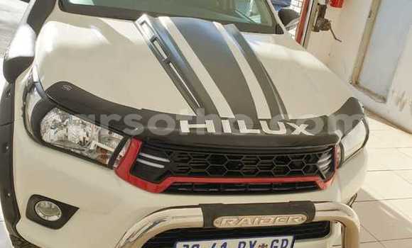 Acheter Occasion Voiture Toyota Hilux Noir à Butha–Buthe, Thaba-Tseka Acheter Occasion Voiture Toyota Hilux Noir à Butha–Buthe, Thaba-Tseka