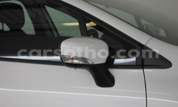 Buy Used Renault Clio White Car in Maseru in Maseru Buy Used Renault Clio White Car in Maseru in Maseru