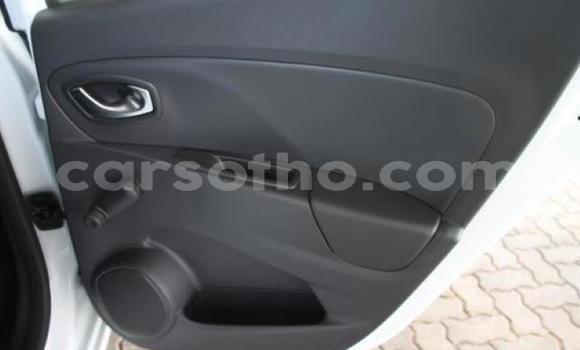 Buy Used Renault Clio White Car in Maseru in Maseru Buy Used Renault Clio White Car in Maseru in Maseru
