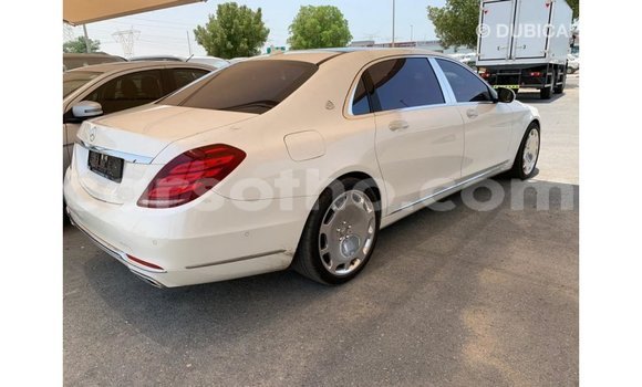 Sayi Imported Mercedes-Benz 190 White Mota in Import - Dubai a Maseru Sayi Imported Mercedes-Benz 190 White Mota in Import - Dubai a Maseru