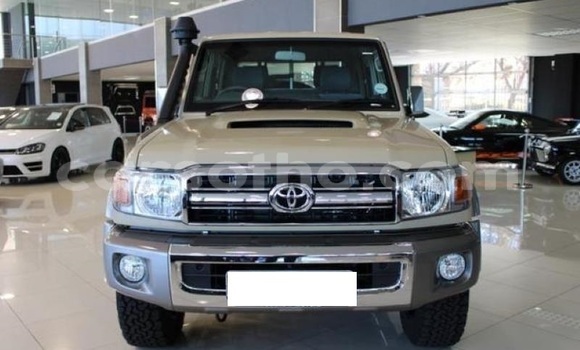 Sayi Na hannu Toyota Land Cruiser Brown Mota in Butha–Buthe a Thaba-Tseka Sayi Na hannu Toyota Land Cruiser Brown Mota in Butha–Buthe a Thaba-Tseka