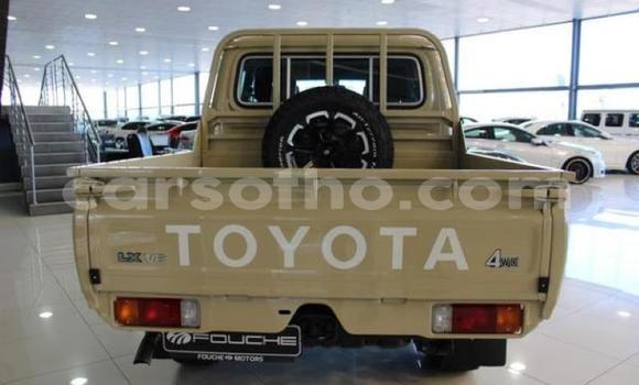 Sayi Na hannu Toyota Land Cruiser Brown Mota in Butha–Buthe a Thaba-Tseka Sayi Na hannu Toyota Land Cruiser Brown Mota in Butha–Buthe a Thaba-Tseka