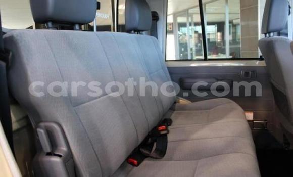 Sayi Na hannu Toyota Land Cruiser Brown Mota in Butha–Buthe a Thaba-Tseka Sayi Na hannu Toyota Land Cruiser Brown Mota in Butha–Buthe a Thaba-Tseka