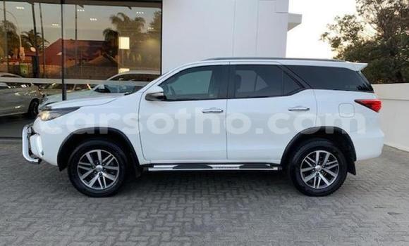 اشتري مستعمل Toyota Fortuner White سيارة في Mafeteng في Mafeteng اشتري مستعمل Toyota Fortuner White سيارة في Mafeteng في Mafeteng