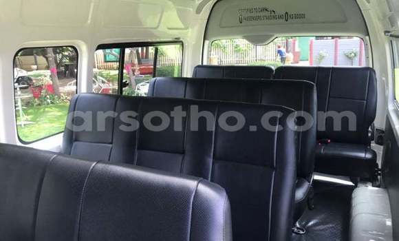 Acheter Occasion Voiture Toyota 4Runner Blanc à Hlotse, Leribe Acheter Occasion Voiture Toyota 4Runner Blanc à Hlotse, Leribe