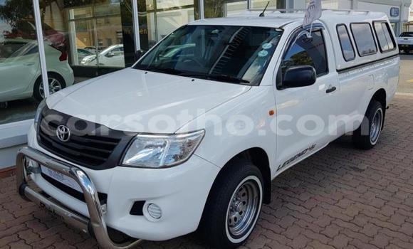 Buy Used Toyota Hilux White Car in Mohale's Hoek in Mohale's Hoek Buy Used Toyota Hilux White Car in Mohale's Hoek in Mohale's Hoek