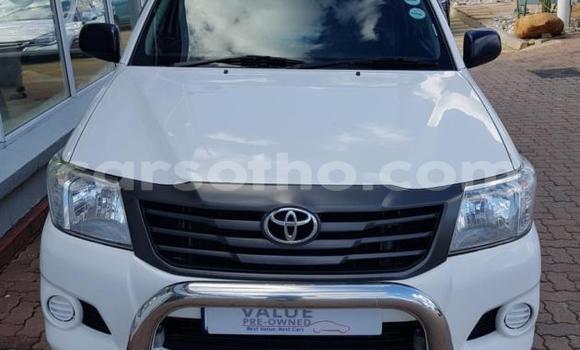 Buy Used Toyota Hilux White Car in Mohale's Hoek in Mohale's Hoek Buy Used Toyota Hilux White Car in Mohale's Hoek in Mohale's Hoek