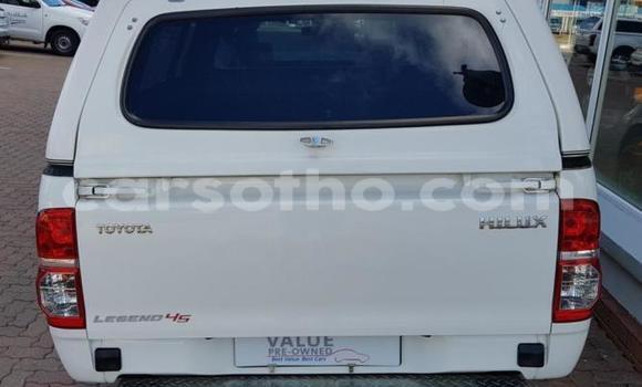 Buy Used Toyota Hilux White Car in Mohale's Hoek in Mohale's Hoek Buy Used Toyota Hilux White Car in Mohale's Hoek in Mohale's Hoek