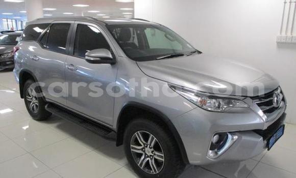 Acheter Occasion Voiture Toyota Fortuner Gris à Hlotse, Leribe Acheter Occasion Voiture Toyota Fortuner Gris à Hlotse, Leribe