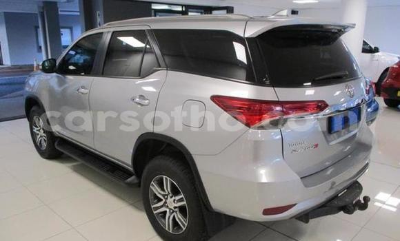 Acheter Occasion Voiture Toyota Fortuner Gris à Hlotse, Leribe Acheter Occasion Voiture Toyota Fortuner Gris à Hlotse, Leribe