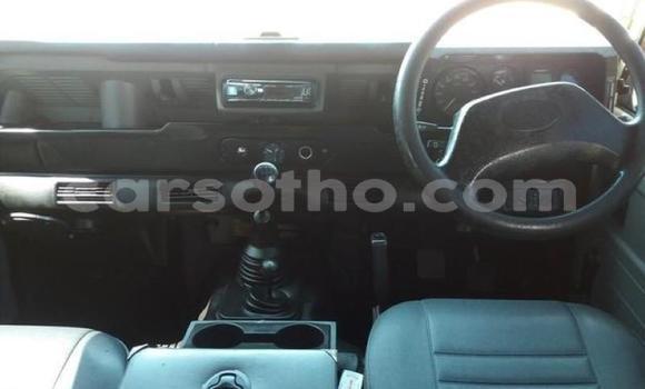 اشتري مستعمل Land Rover Defender White سيارة في Hlotse في Leribe اشتري مستعمل Land Rover Defender White سيارة في Hlotse في Leribe