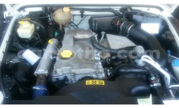 اشتري مستعمل Land Rover Defender White سيارة في Hlotse في Leribe اشتري مستعمل Land Rover Defender White سيارة في Hlotse في Leribe