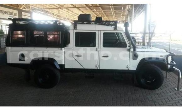 اشتري مستعمل Land Rover Defender White سيارة في Hlotse في Leribe اشتري مستعمل Land Rover Defender White سيارة في Hlotse في Leribe