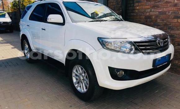 اشتري مستعمل Toyota Fortuner White سيارة في Maputsoa في Leribe اشتري مستعمل Toyota Fortuner White سيارة في Maputsoa في Leribe