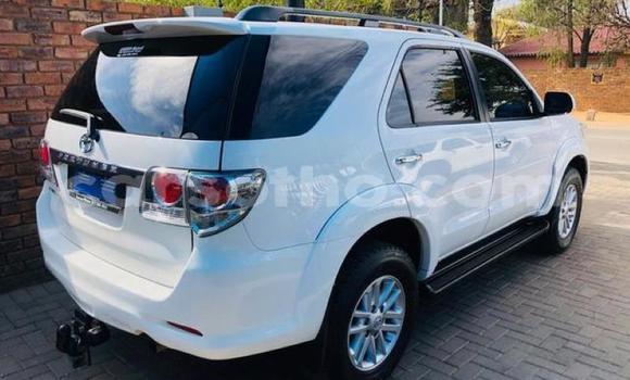 اشتري مستعمل Toyota Fortuner White سيارة في Maputsoa في Leribe اشتري مستعمل Toyota Fortuner White سيارة في Maputsoa في Leribe
