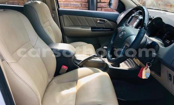 اشتري مستعمل Toyota Fortuner White سيارة في Maputsoa في Leribe اشتري مستعمل Toyota Fortuner White سيارة في Maputsoa في Leribe