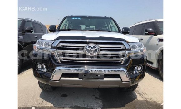Sayi Imported Toyota Land Cruiser Black Mota in Import - Dubai a Maseru Sayi Imported Toyota Land Cruiser Black Mota in Import - Dubai a Maseru