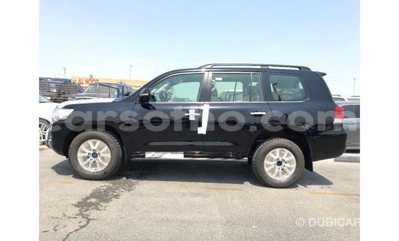 Sayi Imported Toyota Land Cruiser Black Mota in Import - Dubai a Maseru Sayi Imported Toyota Land Cruiser Black Mota in Import - Dubai a Maseru