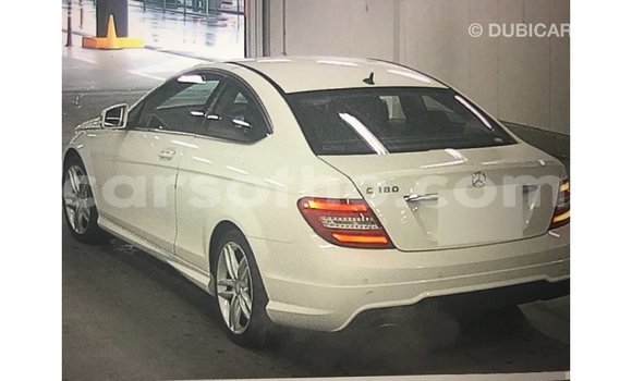 Sayi Imported Mercedes-Benz 190 White Mota in Import - Dubai a Maseru Sayi Imported Mercedes-Benz 190 White Mota in Import - Dubai a Maseru
