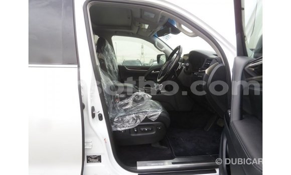 اشتري Imported Lexus LX White سيارة في Import - Dubai في Maseru اشتري Imported Lexus LX White سيارة في Import - Dubai في Maseru