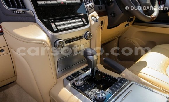 Sayi Imported Toyota Land Cruiser Black Mota in Import - Dubai a Maseru Sayi Imported Toyota Land Cruiser Black Mota in Import - Dubai a Maseru