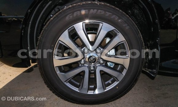 Sayi Imported Toyota Land Cruiser Black Mota in Import - Dubai a Maseru Sayi Imported Toyota Land Cruiser Black Mota in Import - Dubai a Maseru