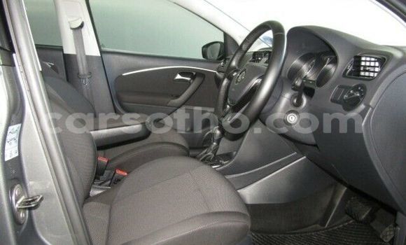 Acheter Occasion Voiture Volkswagen Polo Gris à Butha–Buthe, Thaba-Tseka Acheter Occasion Voiture Volkswagen Polo Gris à Butha–Buthe, Thaba-Tseka