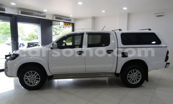 اشتري مستعمل Toyota Hilux White سيارة في Maputsoe في Leribe اشتري مستعمل Toyota Hilux White سيارة في Maputsoe في Leribe