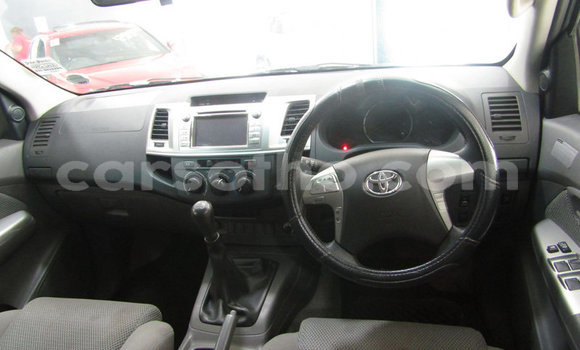 اشتري مستعمل Toyota Hilux White سيارة في Maputsoe في Leribe اشتري مستعمل Toyota Hilux White سيارة في Maputsoe في Leribe