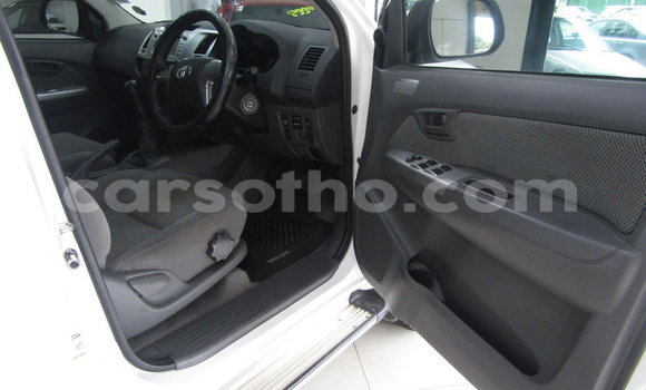 اشتري مستعمل Toyota Hilux White سيارة في Maputsoe في Leribe اشتري مستعمل Toyota Hilux White سيارة في Maputsoe في Leribe