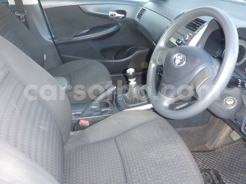 Big with watermark 2014 toyota corola 4