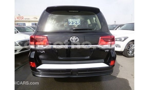Sayi Imported Toyota Land Cruiser Black Mota in Import - Dubai a Maseru Sayi Imported Toyota Land Cruiser Black Mota in Import - Dubai a Maseru