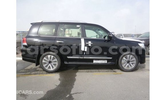 Sayi Imported Toyota Land Cruiser Black Mota in Import - Dubai a Maseru Sayi Imported Toyota Land Cruiser Black Mota in Import - Dubai a Maseru