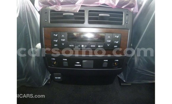 Sayi Imported Toyota Land Cruiser Black Mota in Import - Dubai a Maseru Sayi Imported Toyota Land Cruiser Black Mota in Import - Dubai a Maseru